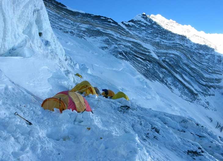 Leo đỉnh Everest chi phí bao nhiêu? Các lều trại ở Camp 3