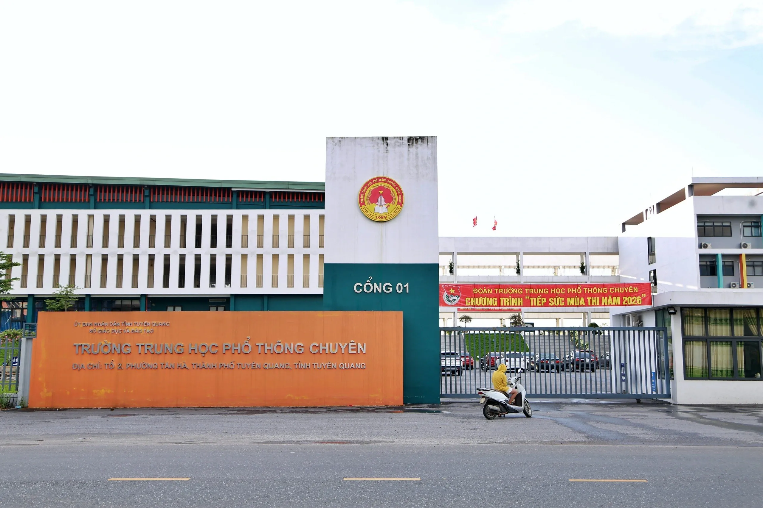 Bao nhiêu điểm 10 Toán ở chuyên Tuyên Quang là gian lận?
